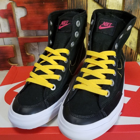 Nike Shoes - Nike Mid Canvas Womens Size 9